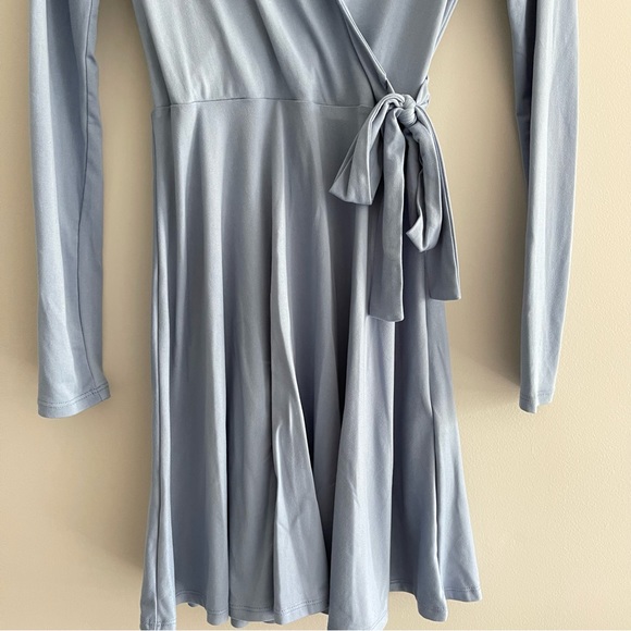 Forever 21 light blue long sleeve skater dress - Picture 5 of 5